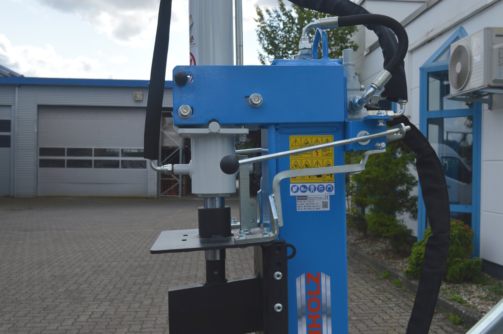 Holzspalter des Typs Thor Holzspalter FARMER 13t | 400V Elektro 5PS, Neumaschine in Celle (Bild 3)